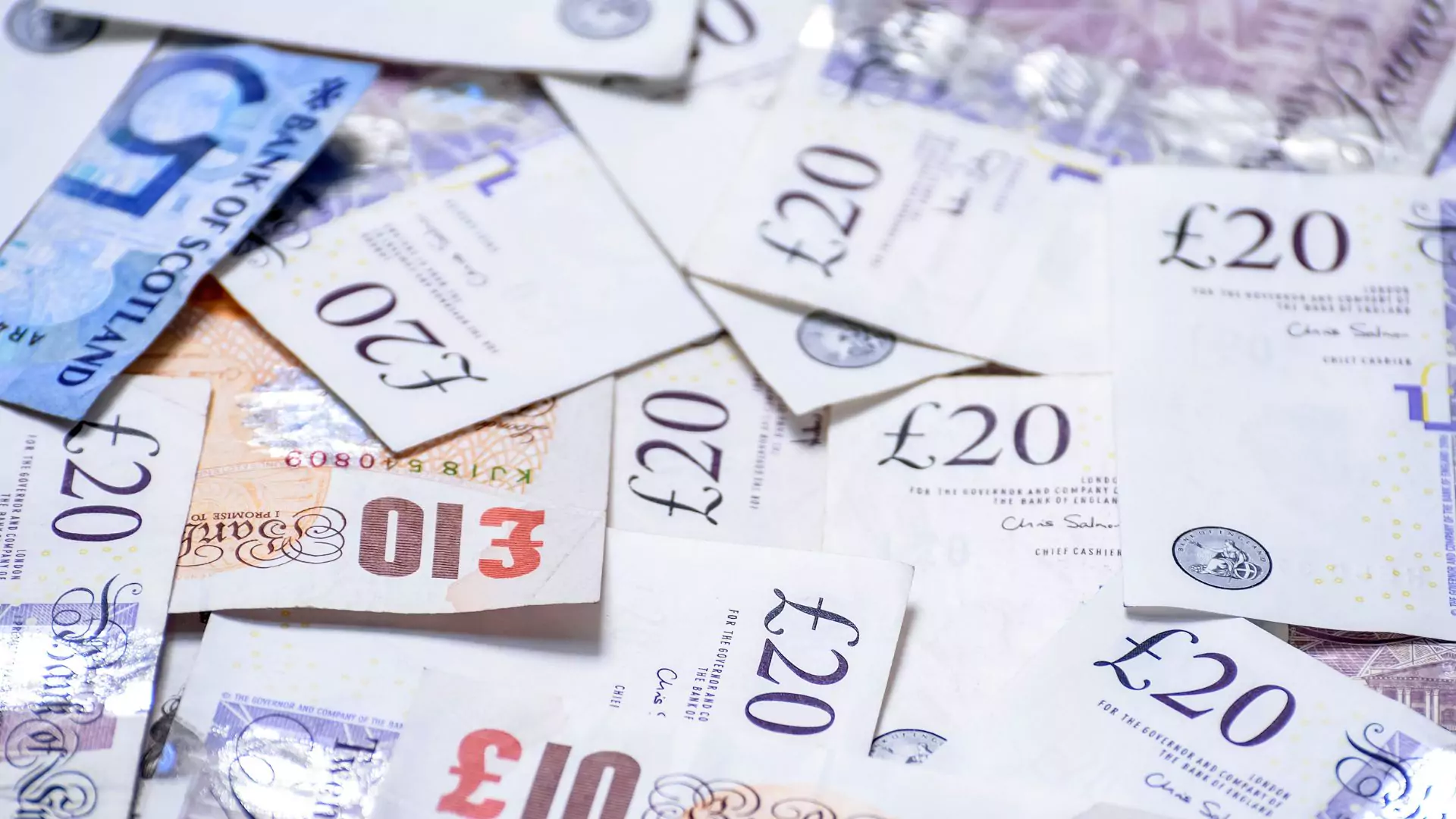 Dodatkowe sposoby zarabiania pieniędzy w UK